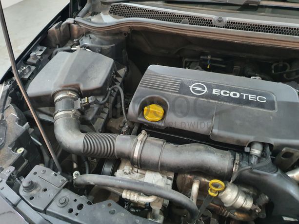 Opel Astra · Ano 2011