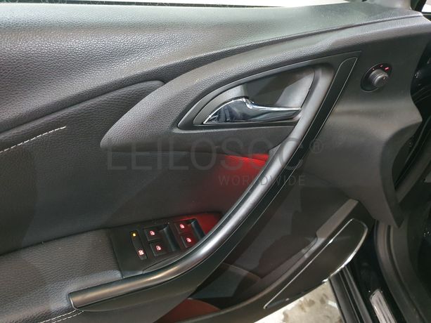 Opel Astra · Ano 2011