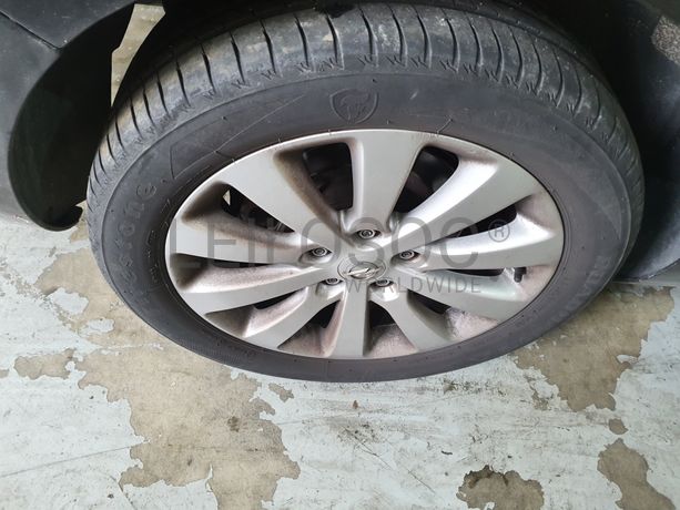 Opel Astra · Ano 2011