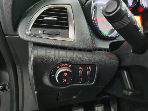 Opel Astra · Ano 2011