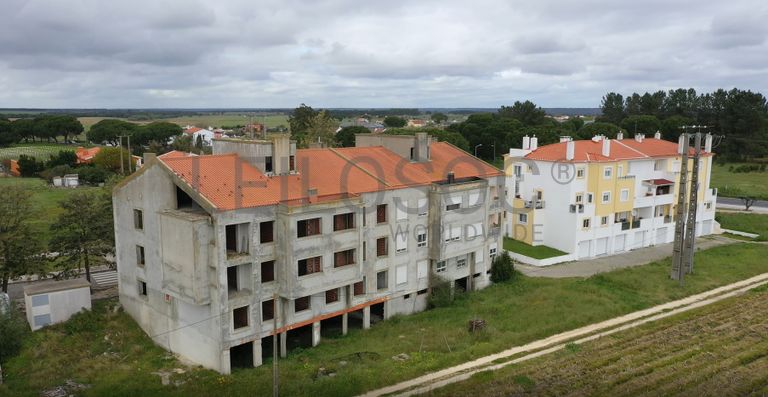 Edifício Habitacional c/ 5 Pisos · Canha, Montijo