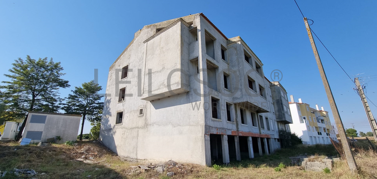 Edifício Habitacional c/ 5 Pisos · Canha, Montijo