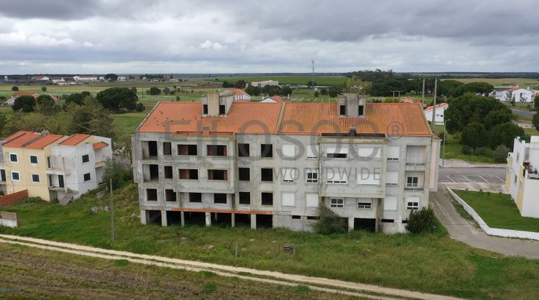 Edifício Habitacional c/ 5 Pisos · Canha, Montijo