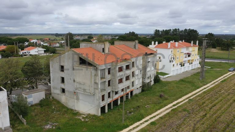 Edifício Habitacional c/ 5 Pisos · Canha, Montijo