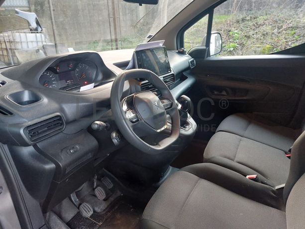 Peugeot Partner · Ano 2020