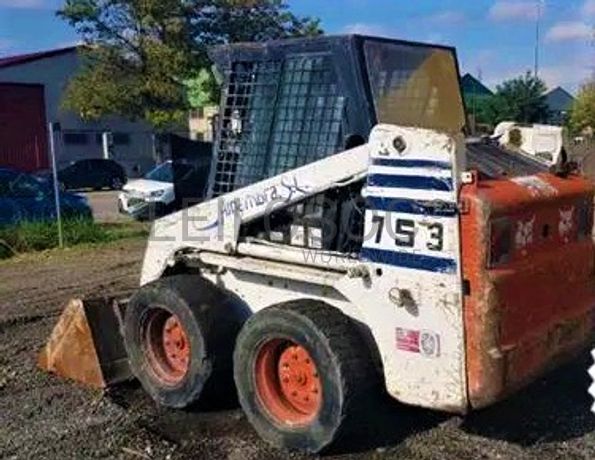 Mini Pá Carregadora Bobcat 753