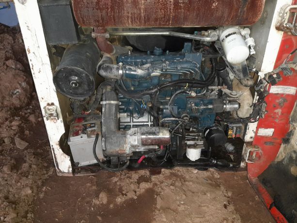 Mini Pá Carregadora Bobcat 753