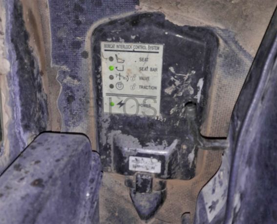 Mini Pá Carregadora Bobcat 753