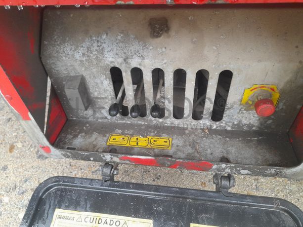 Nissan Cabstar 3.0 · Ano 2005