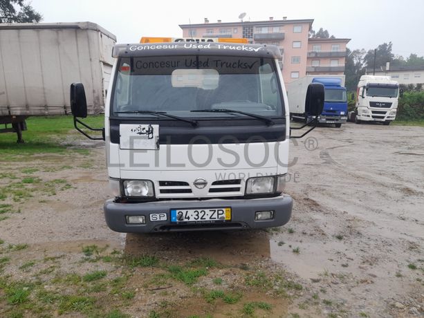 Nissan Cabstar 3.0 · Ano 2005