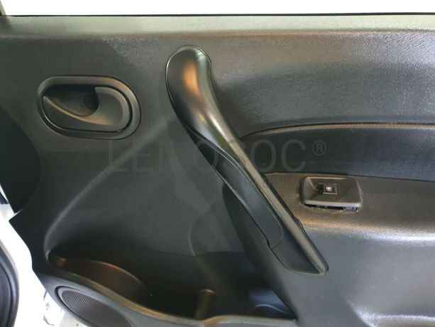 Renault Kangoo · Ano 2015