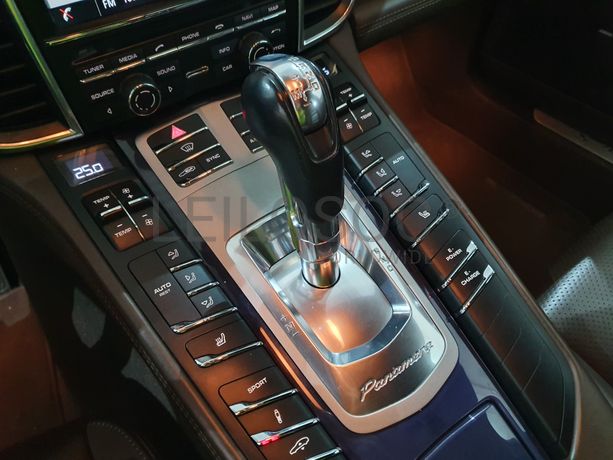 Porsche Panamera 3.0E-Hybrid · Ano 2014