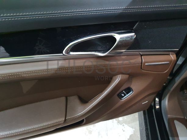 Porsche Panamera 3.0E-Hybrid · Ano 2014