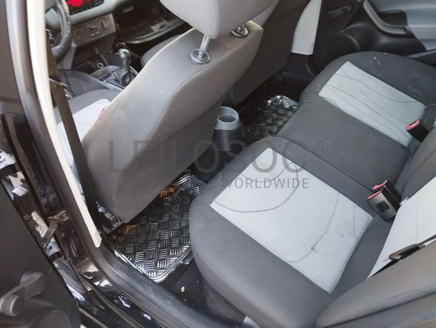 Seat Ibiza IV Hatchback 1.2 TDI · Ano 2012