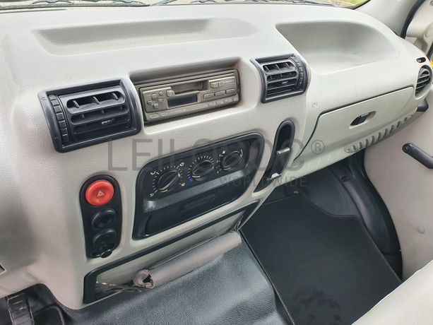 Renault Master · Ano 2001