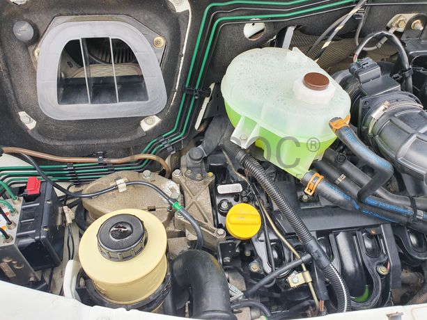 Renault Master · Ano 2001