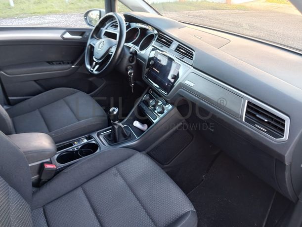 Volkswagen Touran · Ano 2018