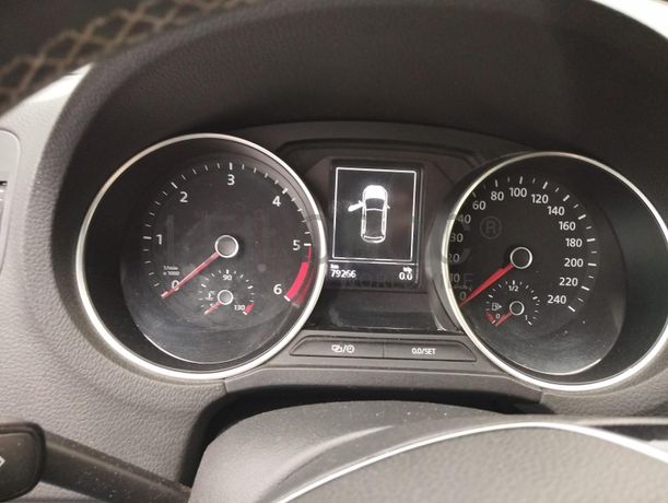 Volkswagen Polo 1.4 TDI · Ano 2016