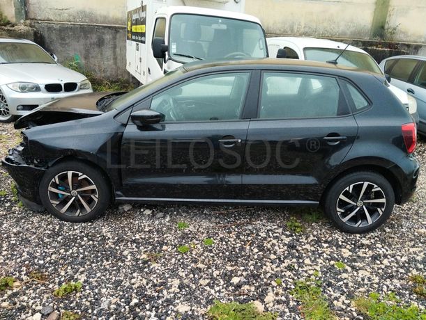 Volkswagen Polo 1.4 TDI · Ano 2016