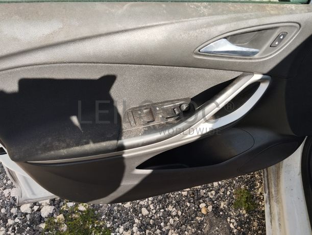 Opel Astra K Sports Tourer CDTI · Ano 2018