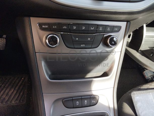 Opel Astra K Sports Tourer CDTI · Ano 2018