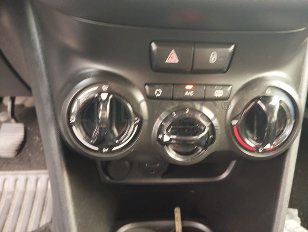 Peugeot 208 · Ano 2016