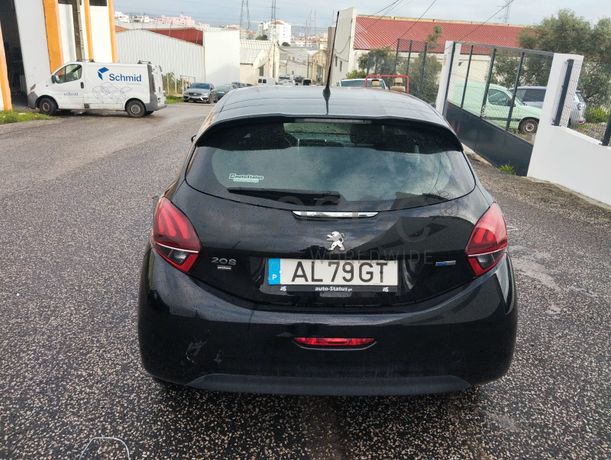 Peugeot 208 · Ano 2016