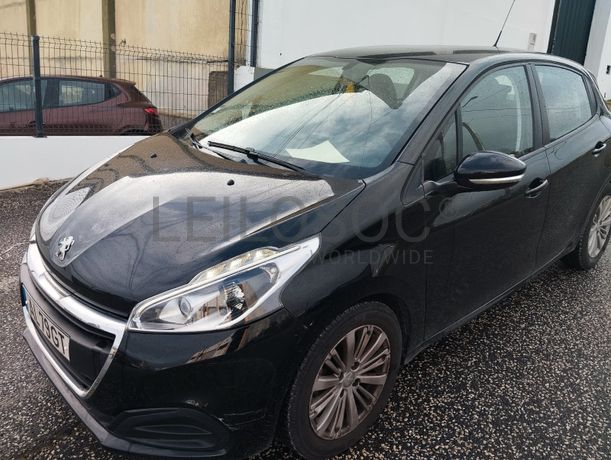 Peugeot 208 · Ano 2016