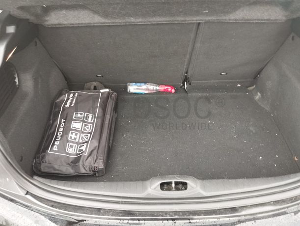 Peugeot 208 · Ano 2016