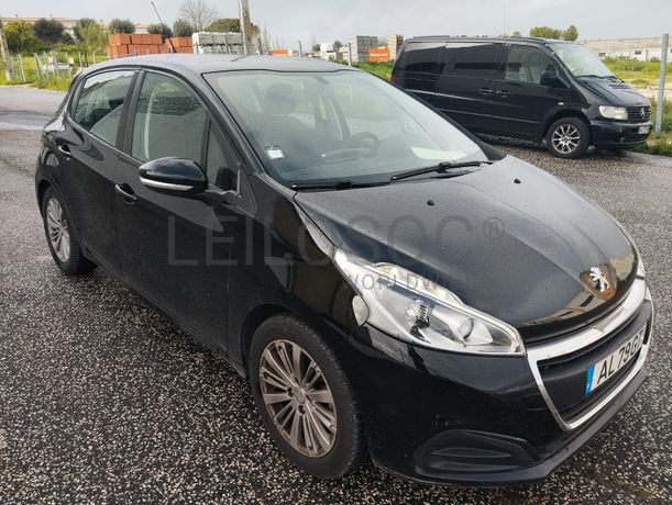 Peugeot 208 · Ano 2016