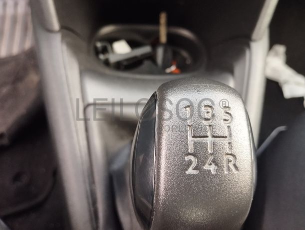 Peugeot 208 · Ano 2016