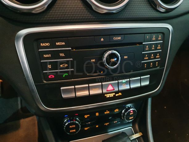 Mercedes-Benz GLA 180D · Ano 2017