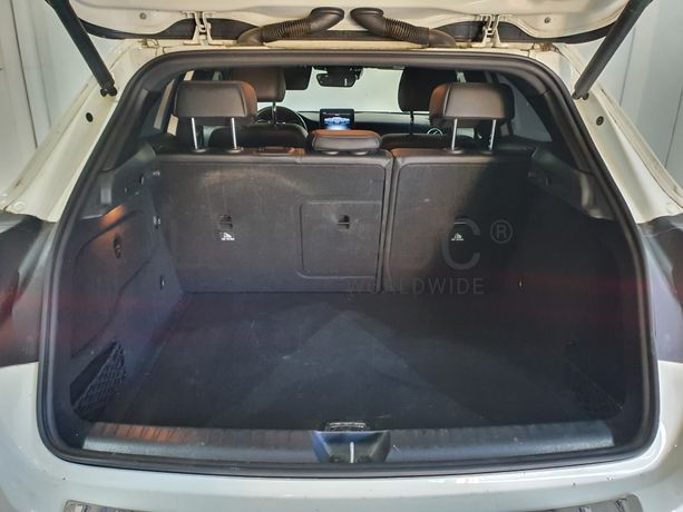 Mercedes-Benz GLA 180D · Ano 2017