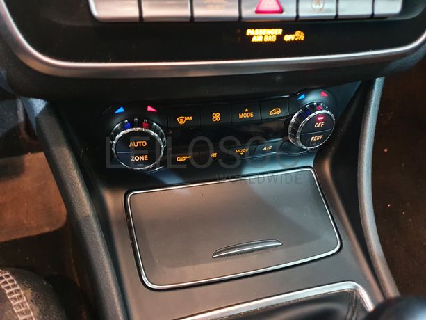 Mercedes-Benz GLA 180D · Ano 2017