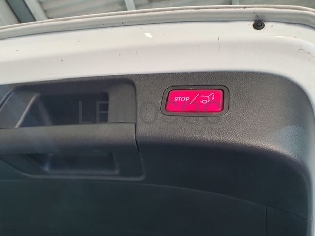 Mercedes-Benz GLA 180D · Ano 2017