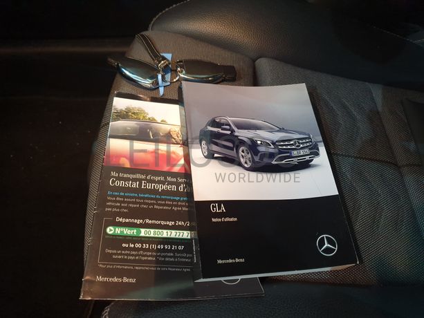 Mercedes-Benz GLA 180D · Ano 2017