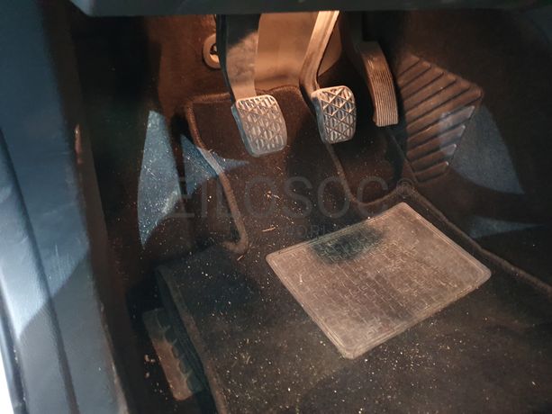 Mercedes-Benz GLA 180D · Ano 2017