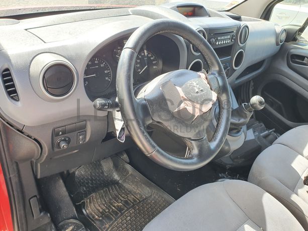 Peugeot Partner · Ano 2015