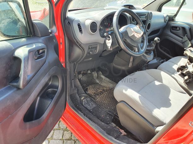Peugeot Partner · Ano 2015