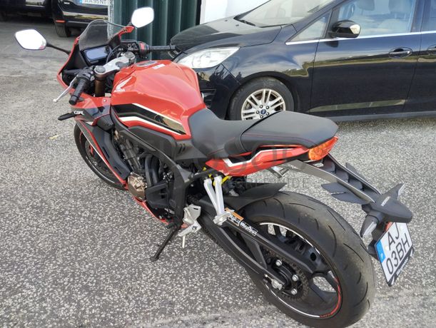 Honda CBR 650R · Ano 2021