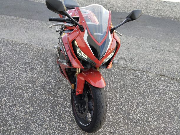 Honda CBR 650R · Ano 2021