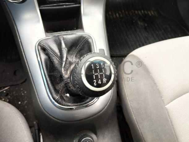 Chevrolet Cruze Sedan 2.0 CDI · Ano 2010