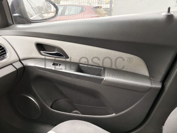 Chevrolet Cruze Sedan 2.0 CDI · Ano 2010