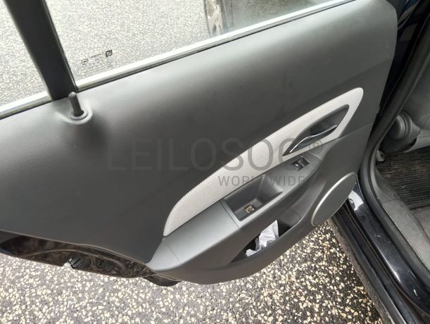 Chevrolet Cruze Sedan 2.0 CDI · Ano 2010