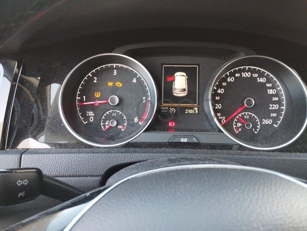 Volkswagen Golf 1.6 TDI · Ano 2015