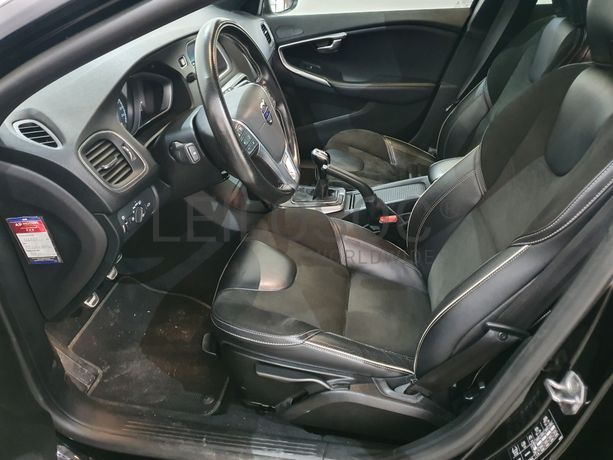 Volvo V40 · Ano 2015