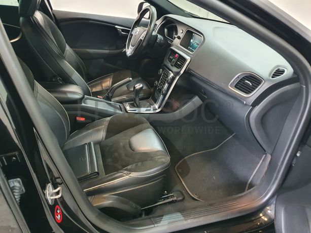 Volvo V40 · Ano 2015