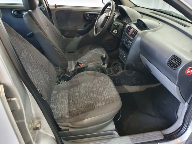 Opel Corsa · Ano 2001