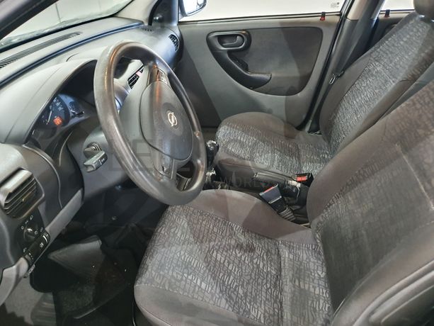 Opel Corsa · Ano 2001