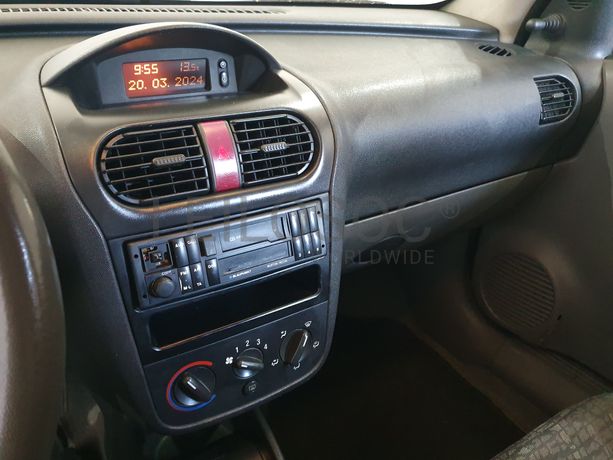 Opel Corsa · Ano 2001